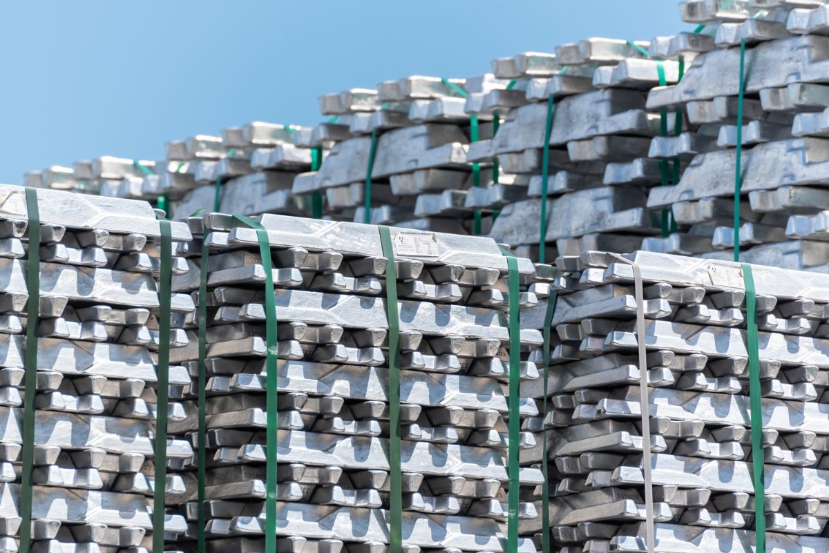 We provide aluminium produced with renewable energy, supporting a more sustainable Japanese market.