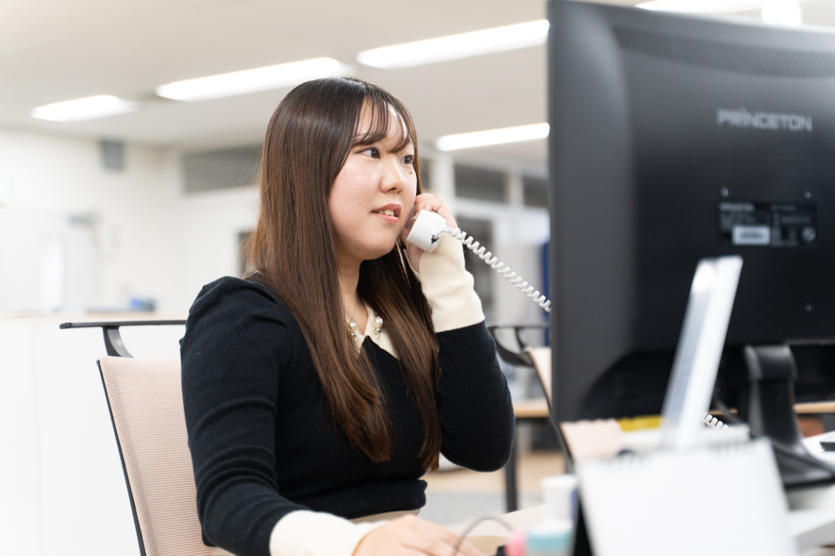 電子材料営業部で営業事務を担当しています。